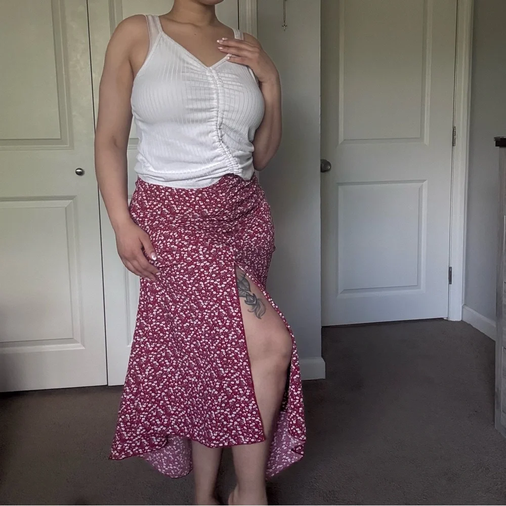 Floral Red Midi Mermaid Skirt with Slit - Picture 1 of 7